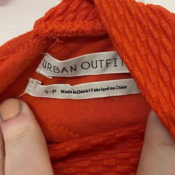 URBAN OUTFITTERS • Orange Textured Open Toe Back Mod Crop Top - Picture 4 of 6